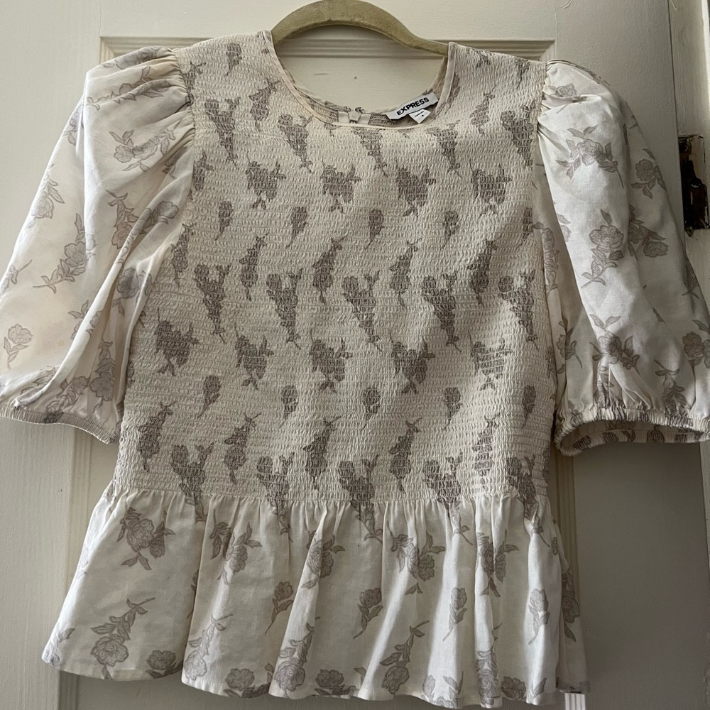 Express Floral Puff Sleeve Blouse